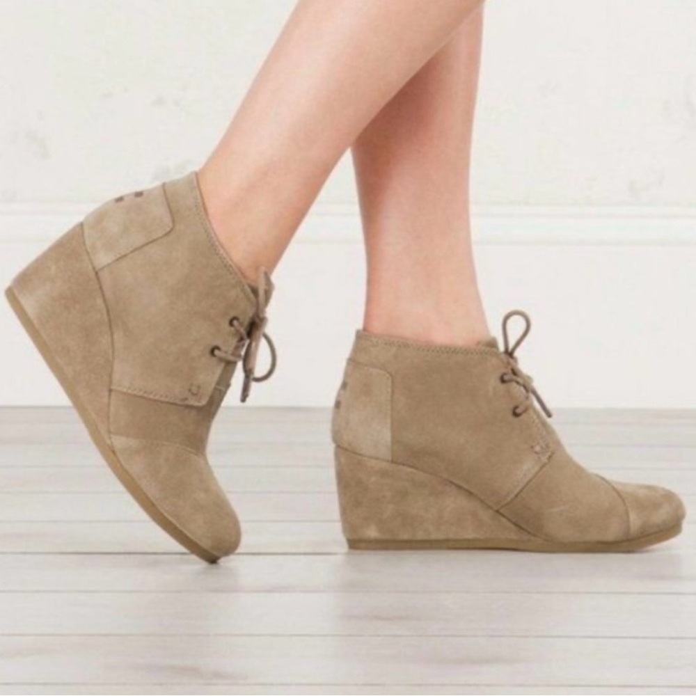 TOMS Women’s Kala Wedge Bootie – Taupe Suede – Size 7